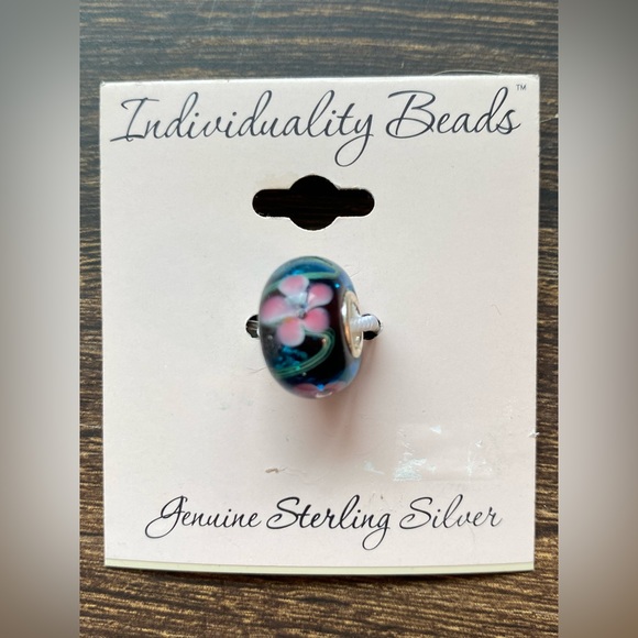 Individuality Beads | Floral Glass Bead Charm - Picture 1 of 4